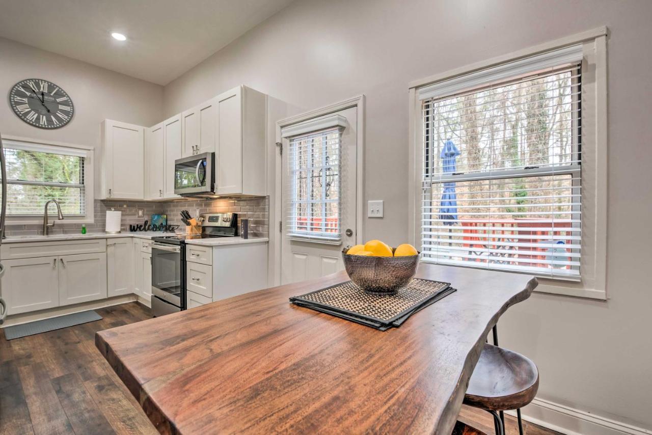 Atlanta Retreat With Deck In Greenbriar Area! Экстерьер фото
